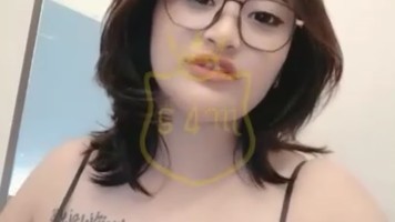 Bokep Indo Cewe Tobrut Lepas Masker Mainin Toket