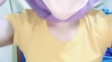 Bokep Jilbab – Ukhti Jilbab Ungu Lepas Beha show Payudara