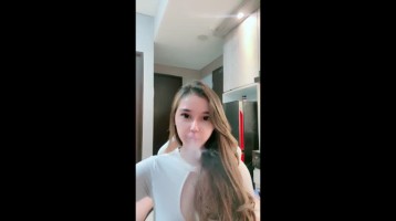 Full Facenya Miss Caitlin Remas Susu Nakal Menggoda Hot