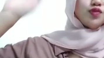 Jilbaber Cantik Remas Tetek Godain Pascol