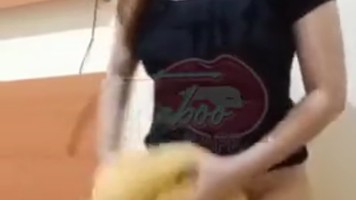 Darla Buka Celana Live Curhat Soal Memeknya